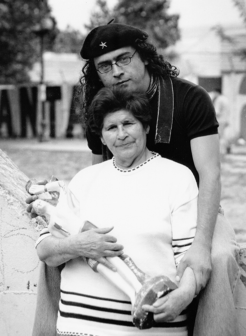 Victor Hugo con abuelita Luzmira Foto de Paz Errazuriz